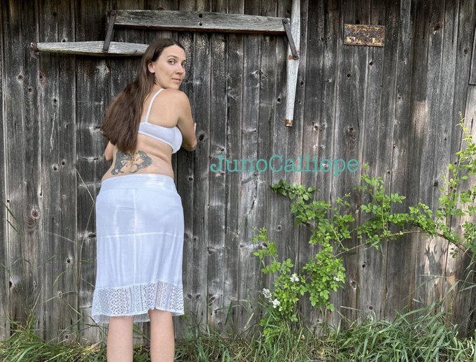 Out by the old barn 🌿 https://t.co/N1uEgmvYbe<a href="/tag/democraticslut"class="tags"><span>#democraticslut</span></a>
