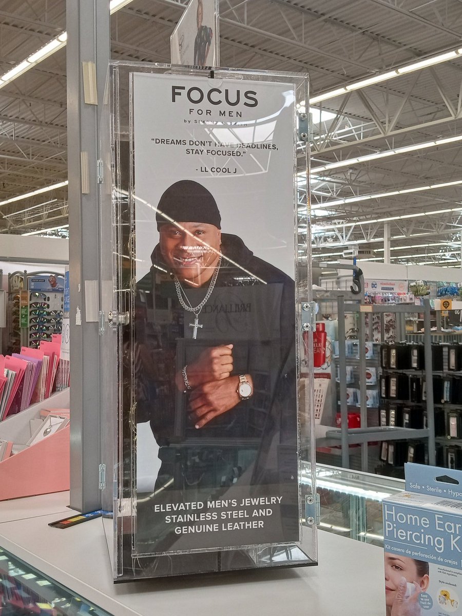 What up doe, My Brother? <a href="/llcoolj/">LLCOOLJ</a> I saw your wife's jewelry at <a href="/Walmart/">Walmart</a> <a href="/WalmartWorld/">Walmart World</a> <a href="/WalmartInc/">Walmart Inc.</a> And I am in #Love Please, tell her? #BrillantWork Please call me 1-(248)-765-0332 I would love to work with you both and get hired? I have many many ideas.