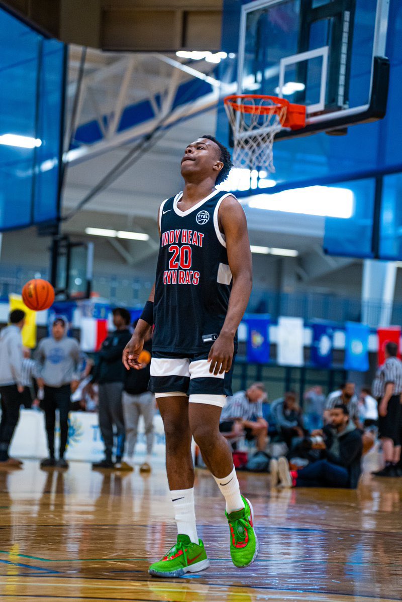 '26 DeZhon Hall (@HallDezhon) tells me Ohio State,Notre Dame, Purdue, Wake Forest, Indiana and Butler are some of the teams interested in him. The 6'4 G from Tindley (IN) is running with Indy Heat Gym Rats(@indyheatgymrats) on the Nike EYBL Circuit. Hall is one of the best in '26