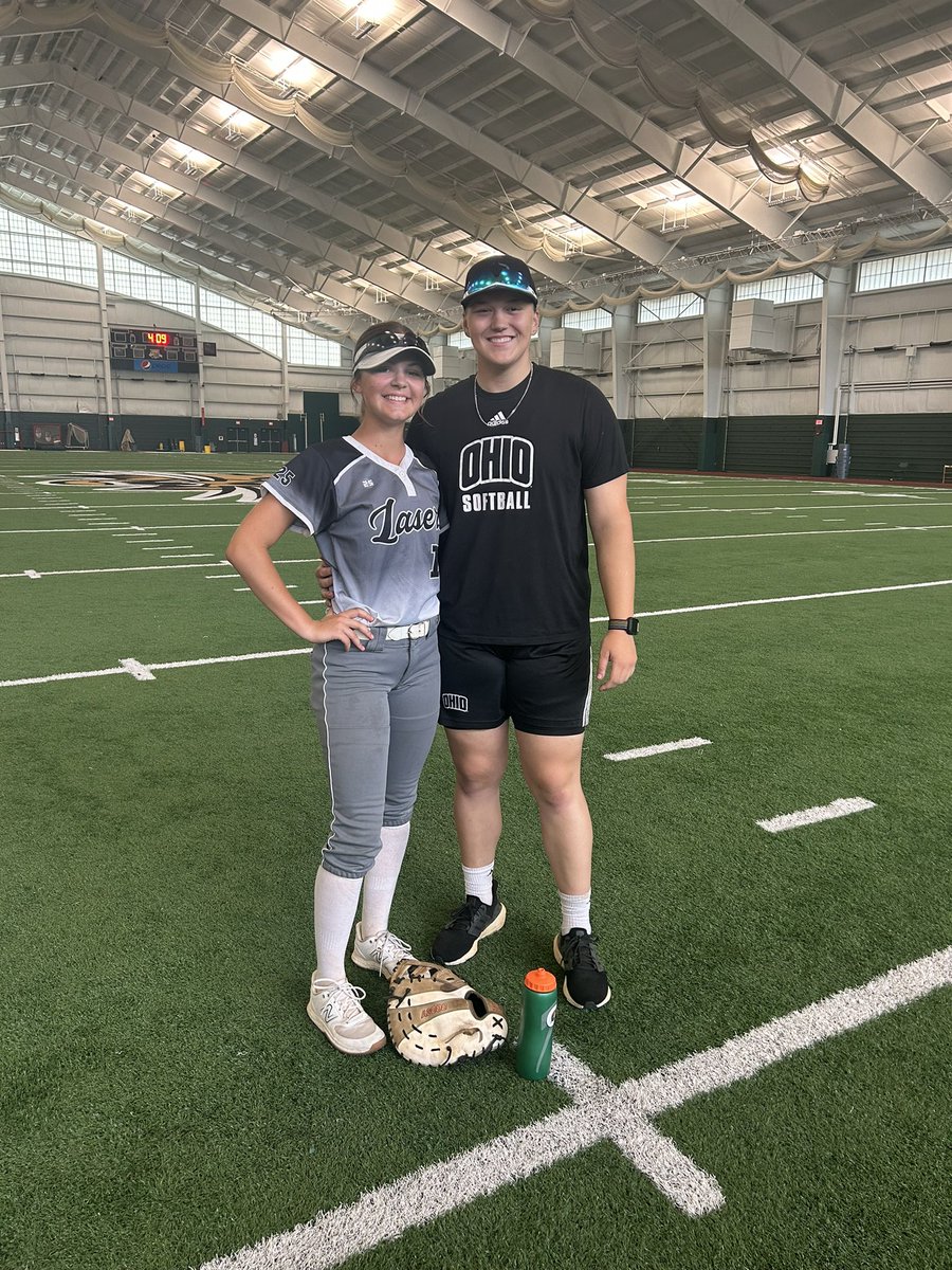 Another great day @OhioBobcatSB softball camp! The rain may have put us inside but I still had a blast! Until next time! #OUohyeah 💚🥎
@Hall_J_4 @DarrickBrown23 @PiperSwiper @OhioLasersGray