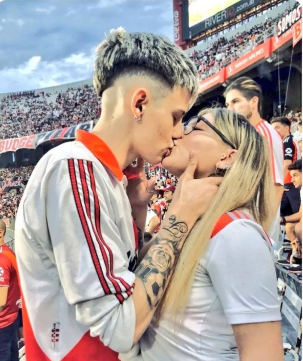 tantas parejas y yo solo quiero ser esta