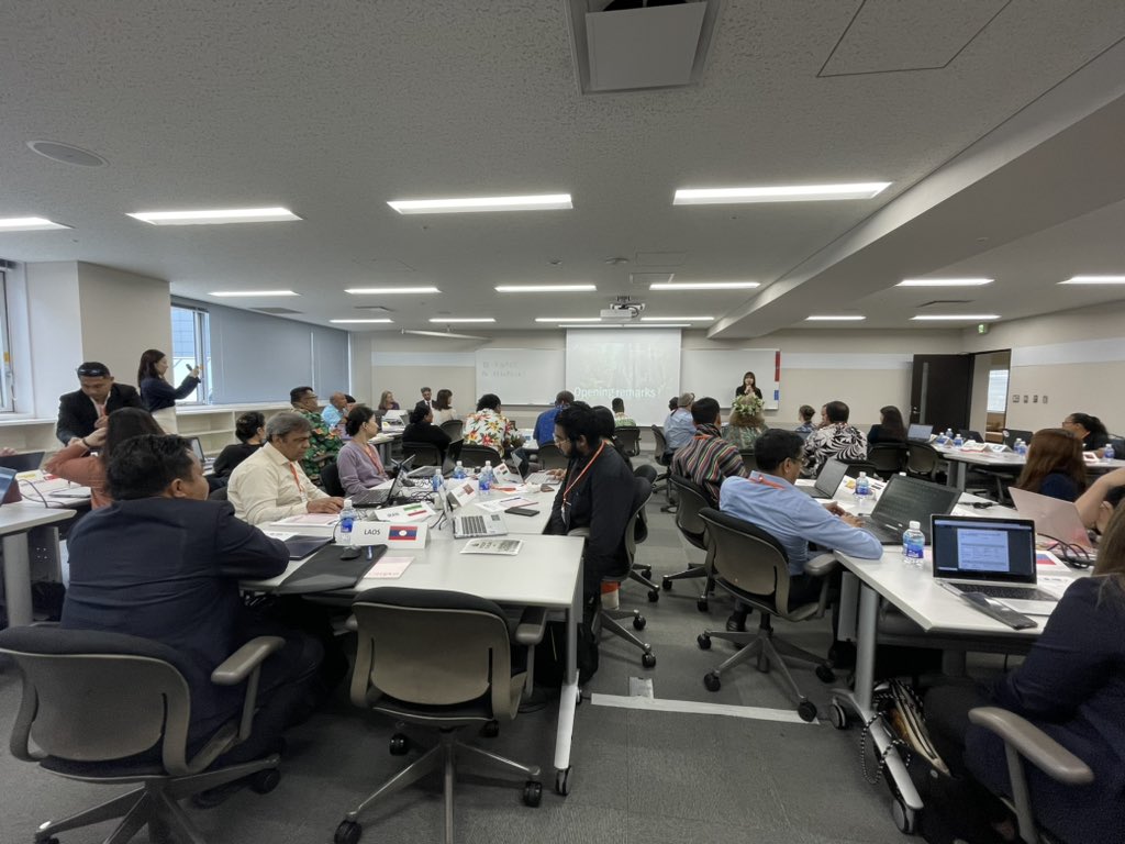 andrealavsch's tweet photo. After 3 years of virtual trainings, officially kicking off our #F2F training on #AnimalDisease reporting and #WAHIS for @WOAH #DiseaseNotification Focal Points from Asia and the Pacific, in Chiba, Japan. https://t.co/LanV0Jw96E