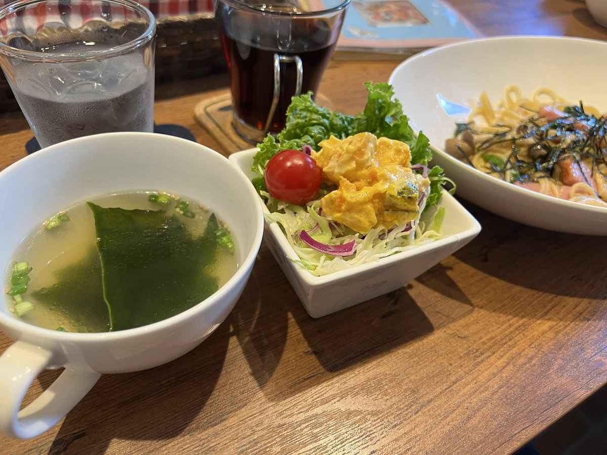HOKKORIsun_f's tweet photo. カフェデまぁ〜まさんの
日替わりランチとパンケーキ
パンケーキはシェ��です🤣
#室蘭カフェ　#室蘭　#室蘭市 https://t.co/z50xkyv2EM