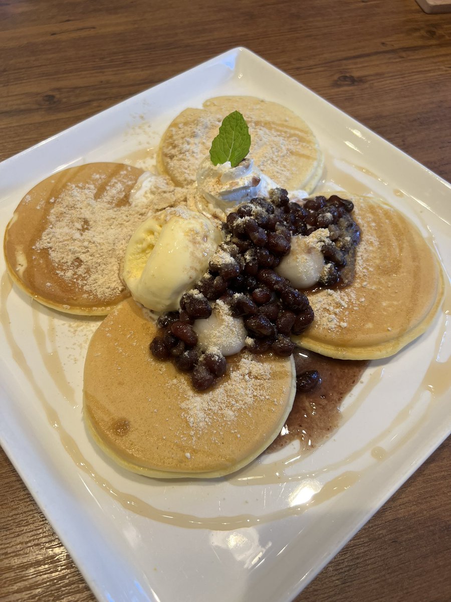 HOKKORIsun_f's tweet photo. カフェデまぁ〜まさんの
日替わりランチとパンケーキ
パンケーキはシェ��です🤣
#室蘭カフェ　#室蘭　#室蘭市 https://t.co/z50xkyv2EM