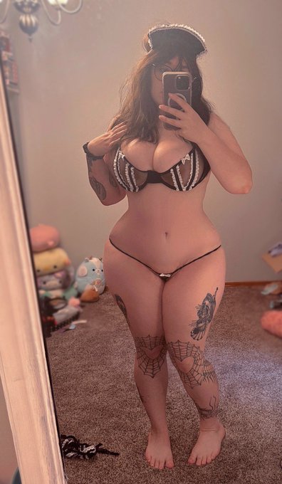 I think my bottoms could be more micro https://t.co/0ZTtCkGFWh