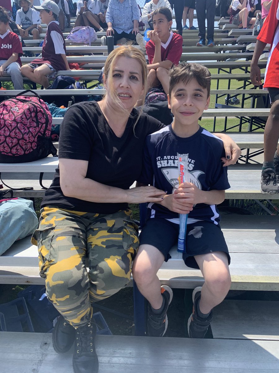 Miss_A_Young's tweet photo. We had so much fun at the @OttCatholicSB Track &amp; Field Meet yesterday! Congratulations to all our @StAugustineOCSB athletes! Thank you to all the parents who came out to support &amp; and to @Mme_Anderson13 for being the best co-coach ⏱🏃🏽‍♀️⚾️ https://t.co/gcM9KVqCCg