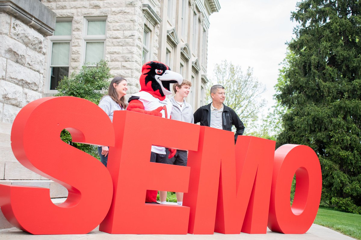 SEMissouriState's tweet image. Nothing can compare to an in-person visit to Southeast Missouri State University. Visit our website to schedule a Main Campus Walking Tour today! 

Southeast Missouri State University | Event Details ecs.page.link/9enux