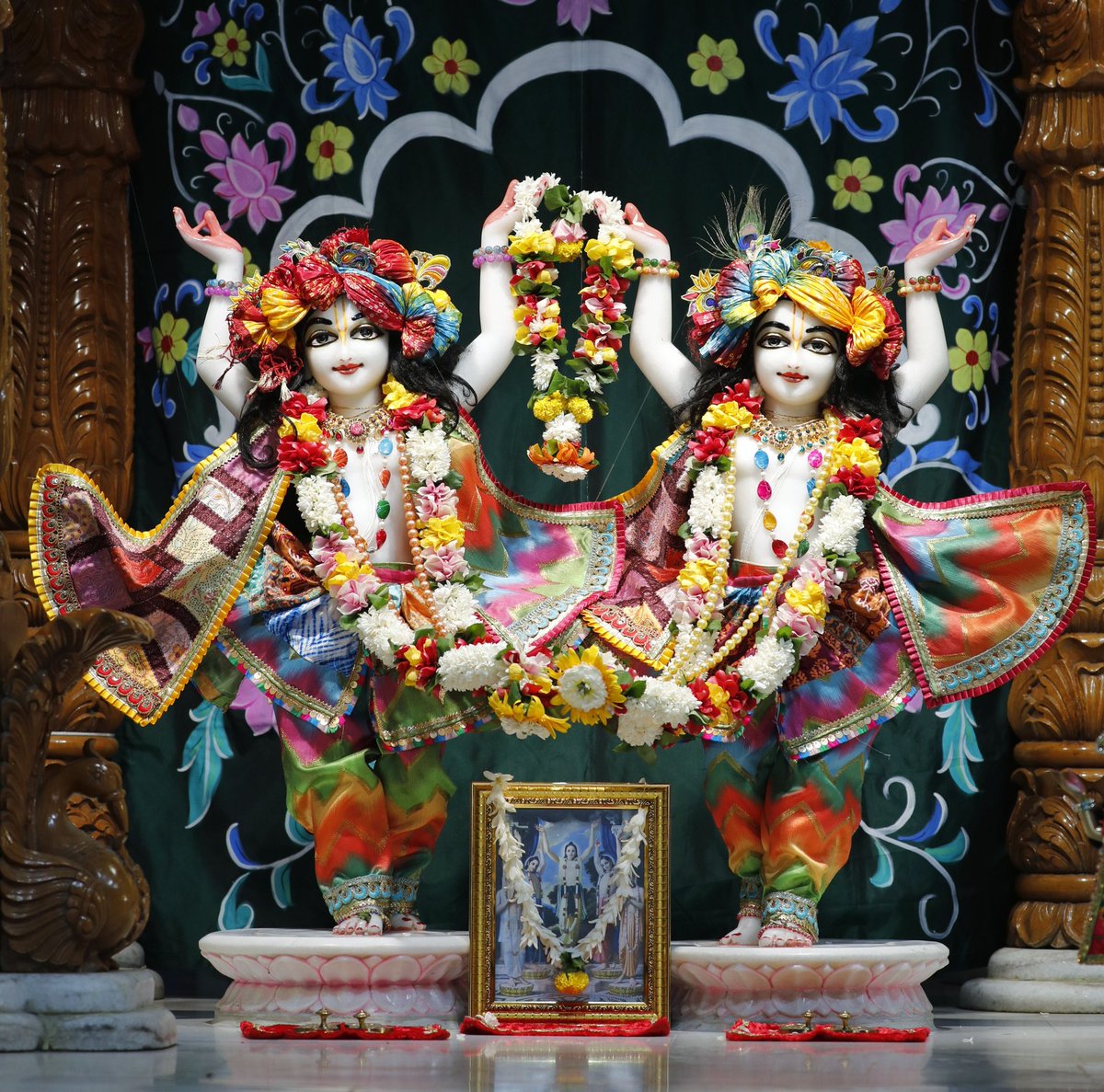 iskcon_noida tweet picture