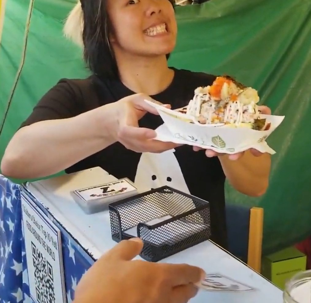 RJVacations360's tweet image. Crab and Tobiko Salad Tamagoyaki from @yusitamagoyaki @richmondnightmarket #canada150
🌐 Travel Tip Tuesday
🍽 Dining: Immerse yourself and experiment with new unfamiliar foods outside your comfort zone.
What is Tamagoyaki you ask? Tamagoyaki is a type of Japanese omelette.