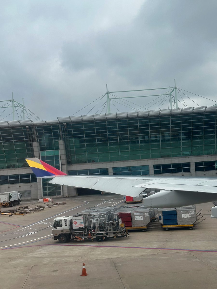 Another family photo! We looks so happy, aren't we?