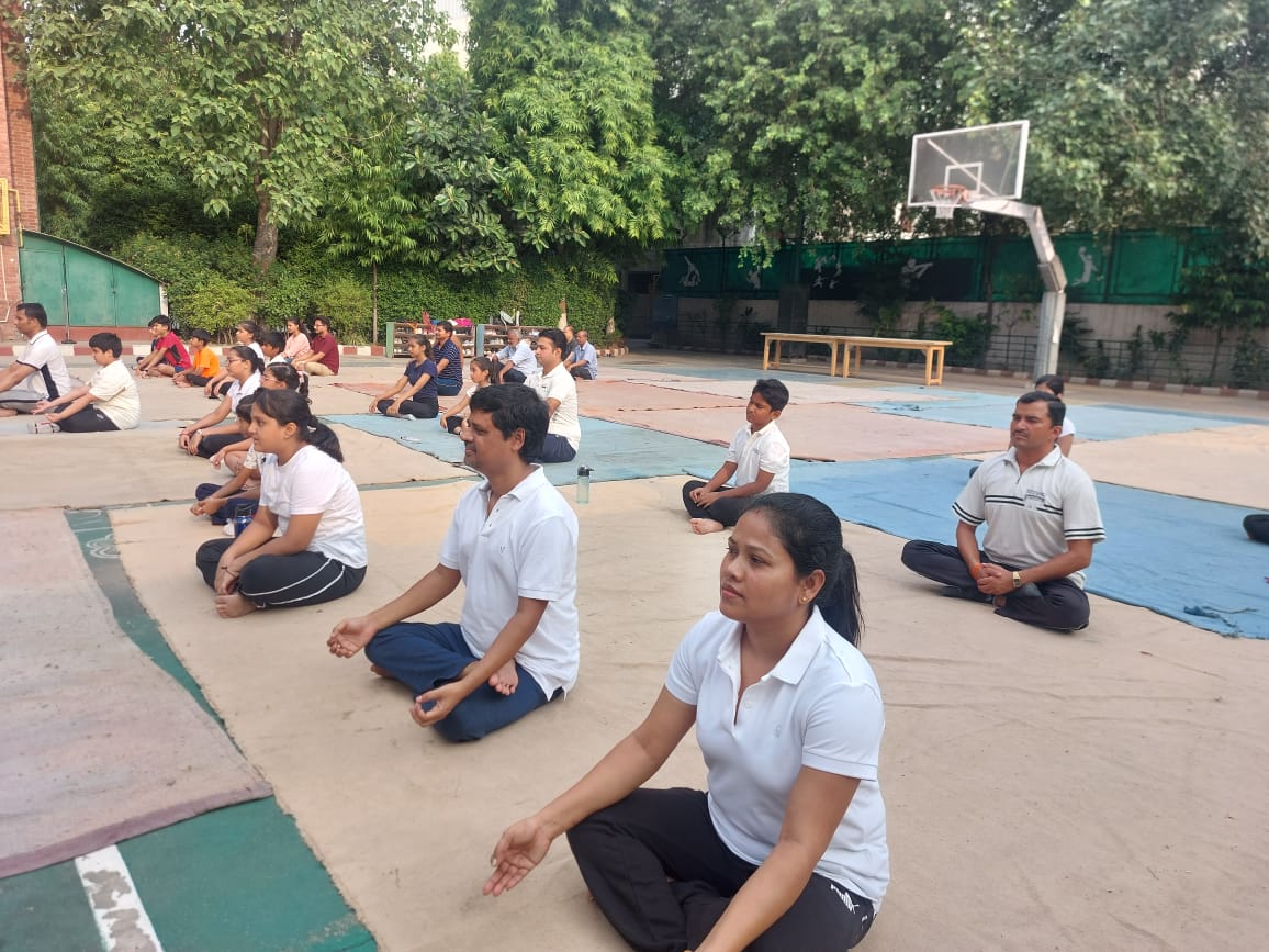Shipra_Srivastv's tweet photo. Yoga is all about balancing your senses, body, soul, and mind to live healthy and in peace. Celebrated #InternationalDayofYoga2023 at #Ahlconintl @ashokkp @y_sanjay @pntduggal @cbseindia29 @narendramodi #YogaforVasudhaivaKutumbakam 
#HarAnganYoga
#YogaBharatMala
#YogaMyPride https://t.co/au81kW205L