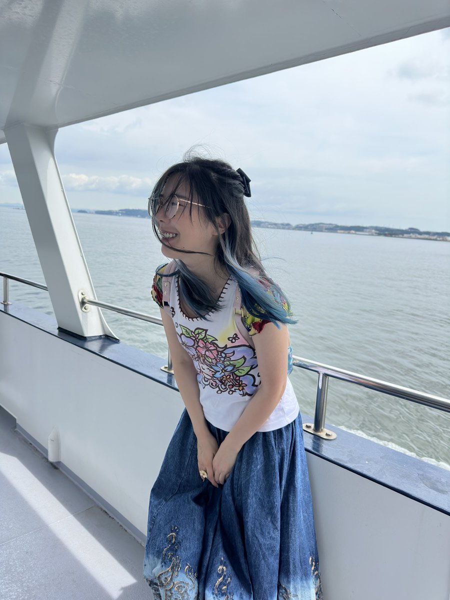 LilyPichu's tweet photo. boat!!! https://t.co/DwFK31gddg