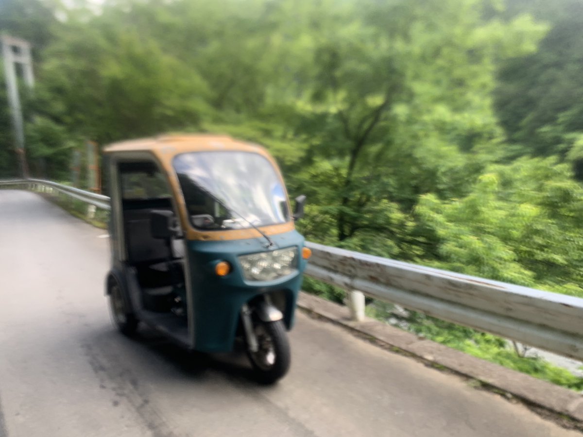 dangaizeppekide's tweet photo. 男性ってホントに乗り物スキだよね〜🚗
今日、話しかけてくれたオジサンはわざわざ会社の駐車場まで来た🅿️
出勤前だったから、あまり話せなかったけど #APtrikes125 メーカーは #aliveprus だよ👍
神奈川県民は相模原市の #PRIMARIDE に問い合わせるといいよ🏍 https://t.co/oS2hfa2vpi