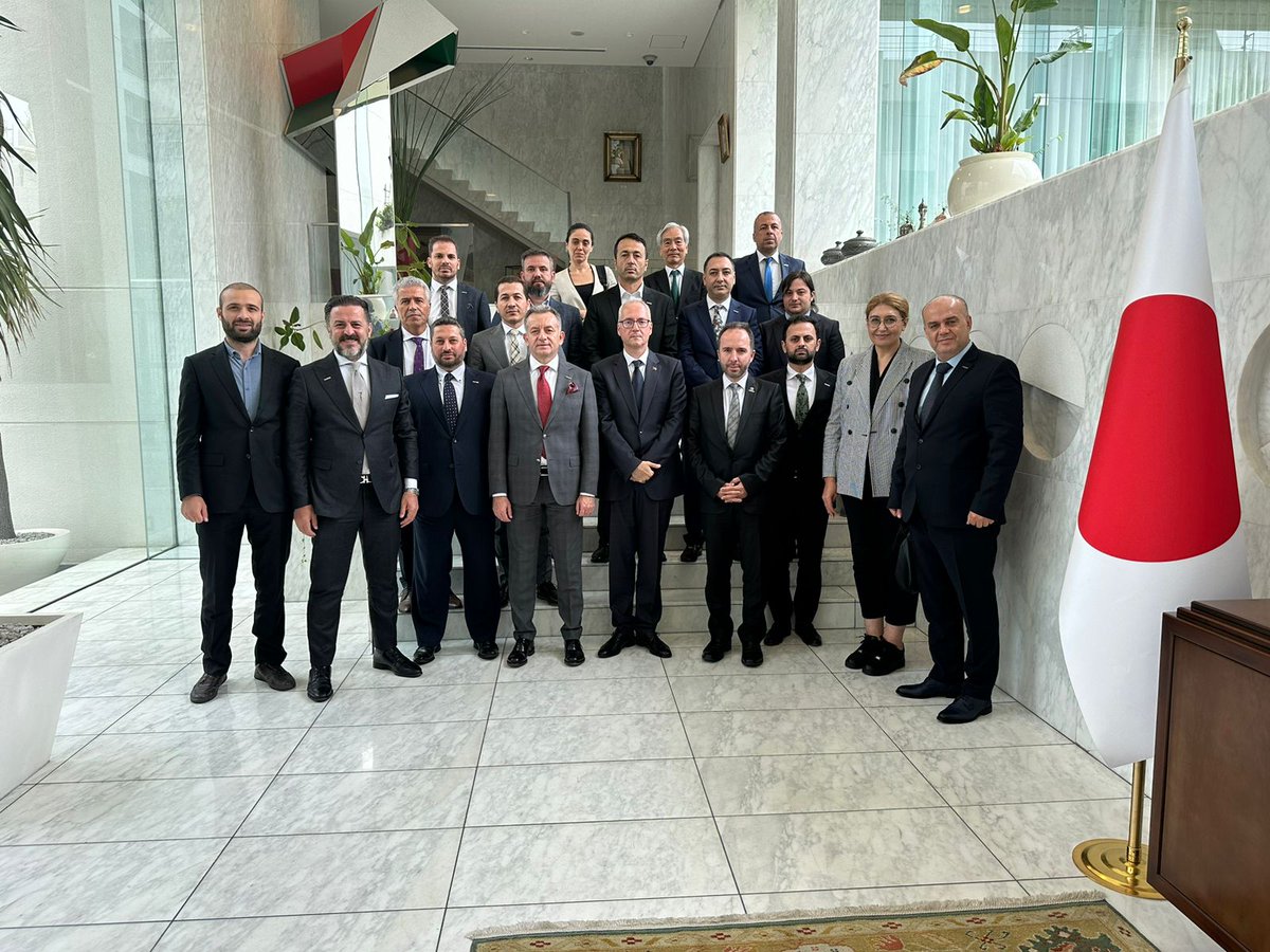 Japonya İş Seyahati kapsamında Tokyo'da bulunan MÜSİAD Genel Başkan Yrd.<a href="/DavutAltunbas/">Davut ALTUNBAS</a> başkanlığındaki heyet, @TorukoInNihon Büyükelçisi Korkut Güngen ile bir araya gelerek, çalışmalarımıza yönelik bilgi paylaşımında bulundu.

Büyükelçimize misafirperverliği için teşekkür ederiz.