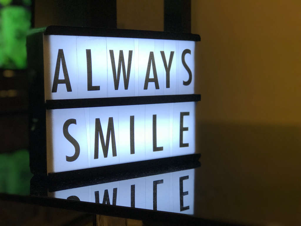 maputiatota's tweet image. Find out how to leave a lasting, good impression in my latest blogpost:
maputionline.com/a-smile-comes-…
@AfroBloggers @9jaBloggers @usthewrn #lifeskills #advice #softskills