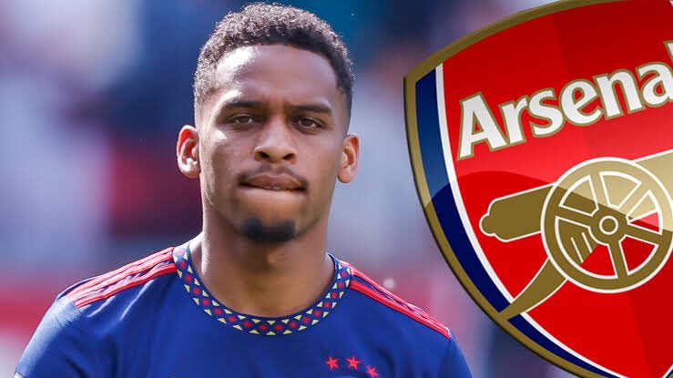 🔴⚪️ | TRANSFERS: Timber only wants Arsenal move.

📰: Highly reliable Dutch journalist Mike Verweij has claimed that Ajax defender Jurrien Timber only wants a move to Arsenal this summer.

🖊️ @MikeVerweij: “But twelve months later, the big leap to the top of English football…