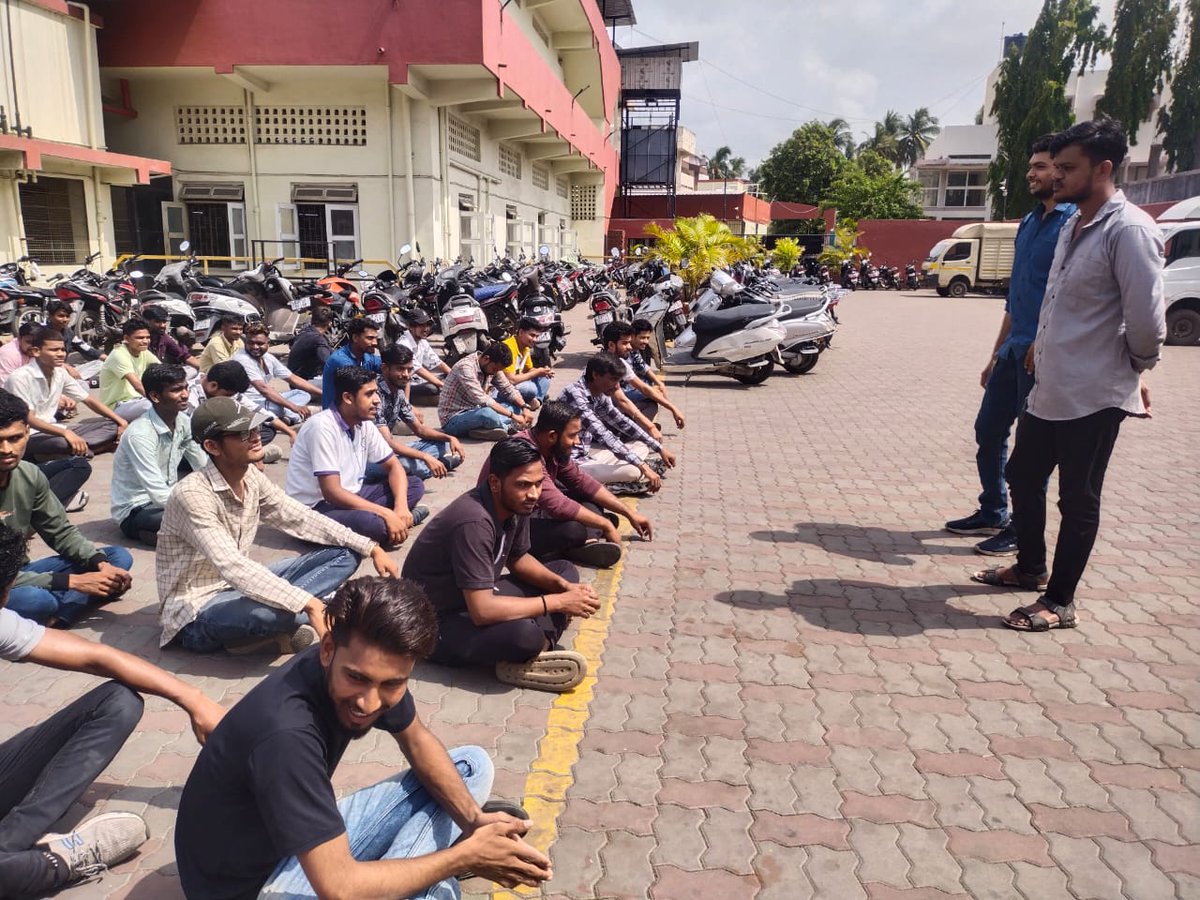 EjajPatel14's tweet image. Aaj Flipkart ki  office per yoga kiya bhot accha lga ...
#YogaDay2023 #InternationalYogaDay