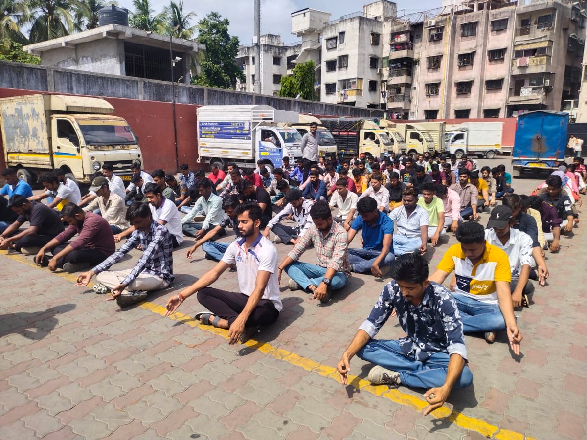 EjajPatel14's tweet image. Aaj Flipkart ki  office per yoga kiya bhot accha lga ...
#YogaDay2023 #InternationalYogaDay