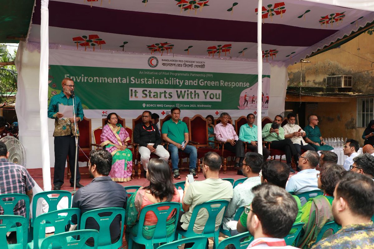 sanjeevkafley's tweet photo. Happening: We are celebrating #GreenResponse Awareness Campaign. @BDRCS1 @ifrc

Reducing waste will protect environment. Hence, say no to single-use plastics. 

We do commit to: 
-Reduce waste in surrounding.
-Reduce expenses in disposal.
-And more

#Partnerships matter. https://t.co/hd1jjajVYp
