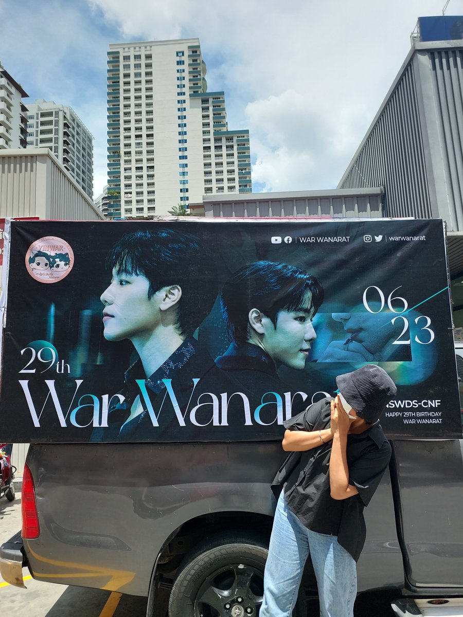 gdragon191's tweet photo. ณ ปั้มshell ร้อนแรงกลางแสงแดดไปเลยยยยย😆 #warwanarat @warwanarat https://t.co/zc48rjol5i