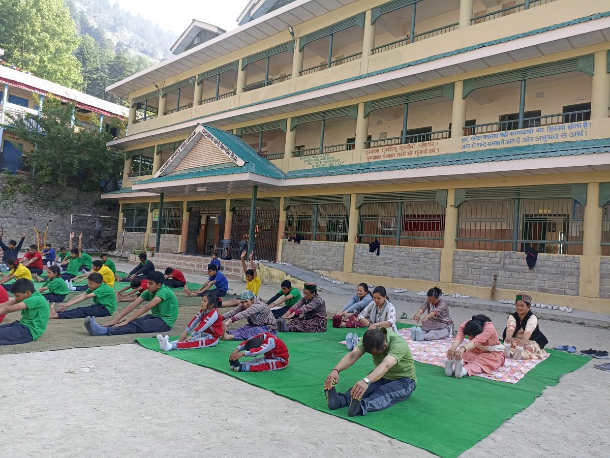 Yoga  poses done by  the students of GSSS PANGI, KINNAUR on the  occasion of 𝐈𝐍𝐓𝐄𝐑𝐍𝐀𝐓𝐈𝐎𝐍𝐀𝐋 𝐘𝐎𝐆𝐀 𝐃𝐀𝐘. 
@iyd21june @PMOIndia @_NSSIndia @NSSRDChandigarh @NssrdD @nssrdbangalore @HimachalNss @_NSSAwards @ConnectingNss @YASMinistry @ianuragthakur @NSSChennai