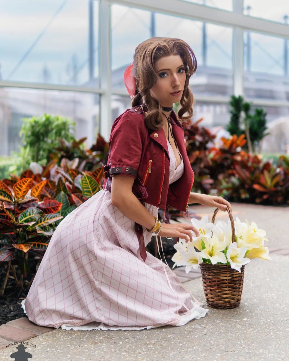 Aerith Gainsborough | Final Fantasy 🤎🤎
IG: @odfel
Wig Style: LF667J
✨cosplaybuzz.com/products/lf667j

#cosplaybuzz #wigs #syntheticwig #lacefrontwig #cosplay #cosplaywig #cosplaygirl #cosplayer #aerith #aerithcosplay #finalfantasyvii #finalfantasy7 #finalfantasy #ff7 #ff7cosplay