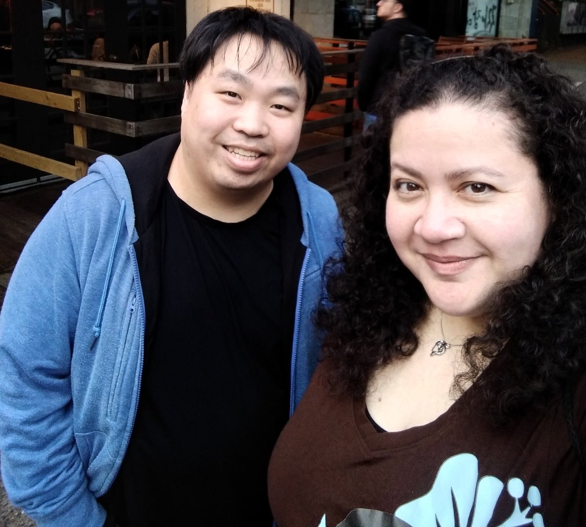 Had a lovely dinner with <a href="/cbcgwun/">CBCGwun -</a> and got to meet another <a href="/StreamRaiders/">StreamRaiders</a> captain irl. Yay! @StreamCaptainTV #streamraiders #captaintv