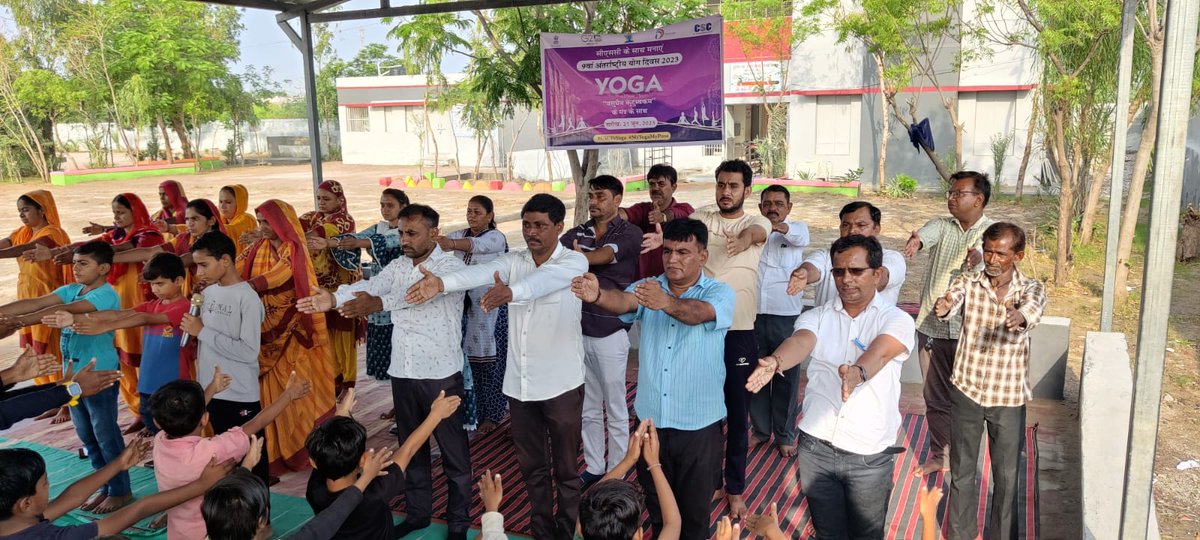 CSCSPV_Health's tweet photo. Celebration of International Yoga Day with children in CSC Bal Vidyalaya, Patan, Gujarat. VLE Shree Akbarbhai Abdulbhai Vora.
#CSCpeYoga #MyYogaMyPose https://t.co/f21TlP6yur