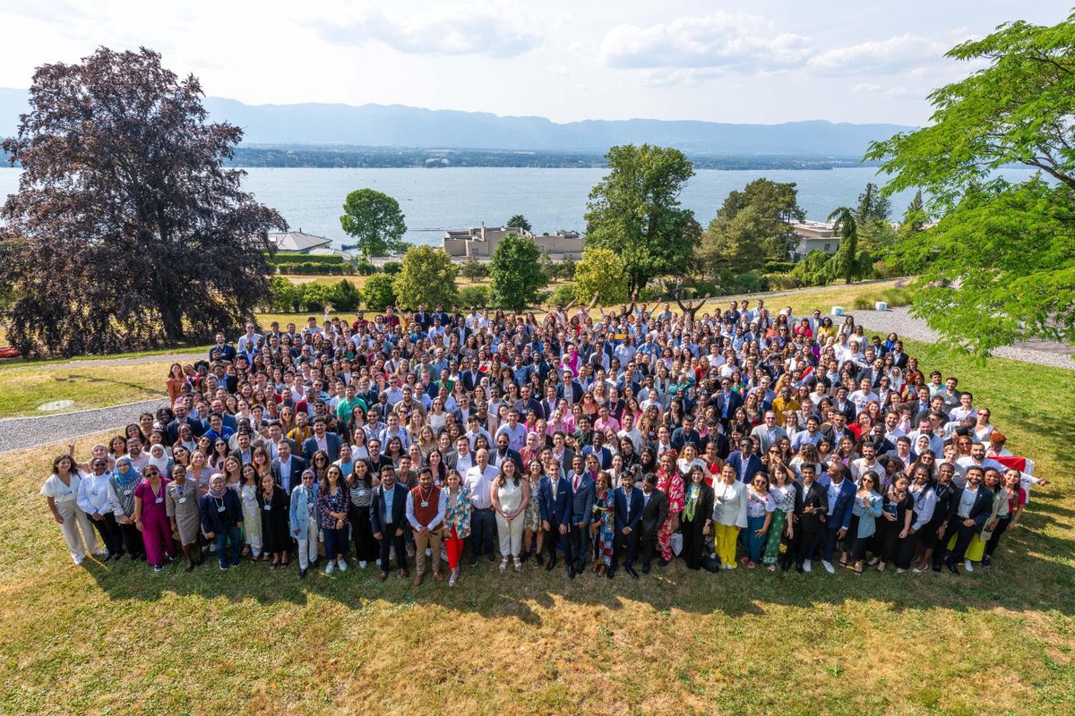 An honor to join 500 changemakers in Geneva at <a href="/wef/">World Economic Forum</a> <a href="/GlobalShapers/">Global Shapers</a>. Together we are building solutions towards societal challenges. Young people have a powerful voice &amp; we’re using it to build a better world.

“Change starts with us. One person. One community.”