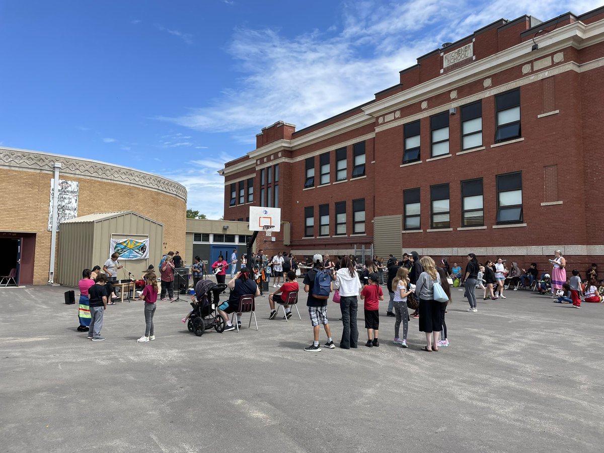 PrairieTrusz's tweet photo. Fantastic music, dancing, and Bannock burger lunch at Kitchener Community School celebrating National Indigenous Peoples Day. @kitchenerschool https://t.co/8UNs6CdEkl