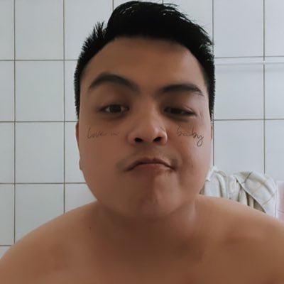 #NewProfilePic (新個人資料照片)