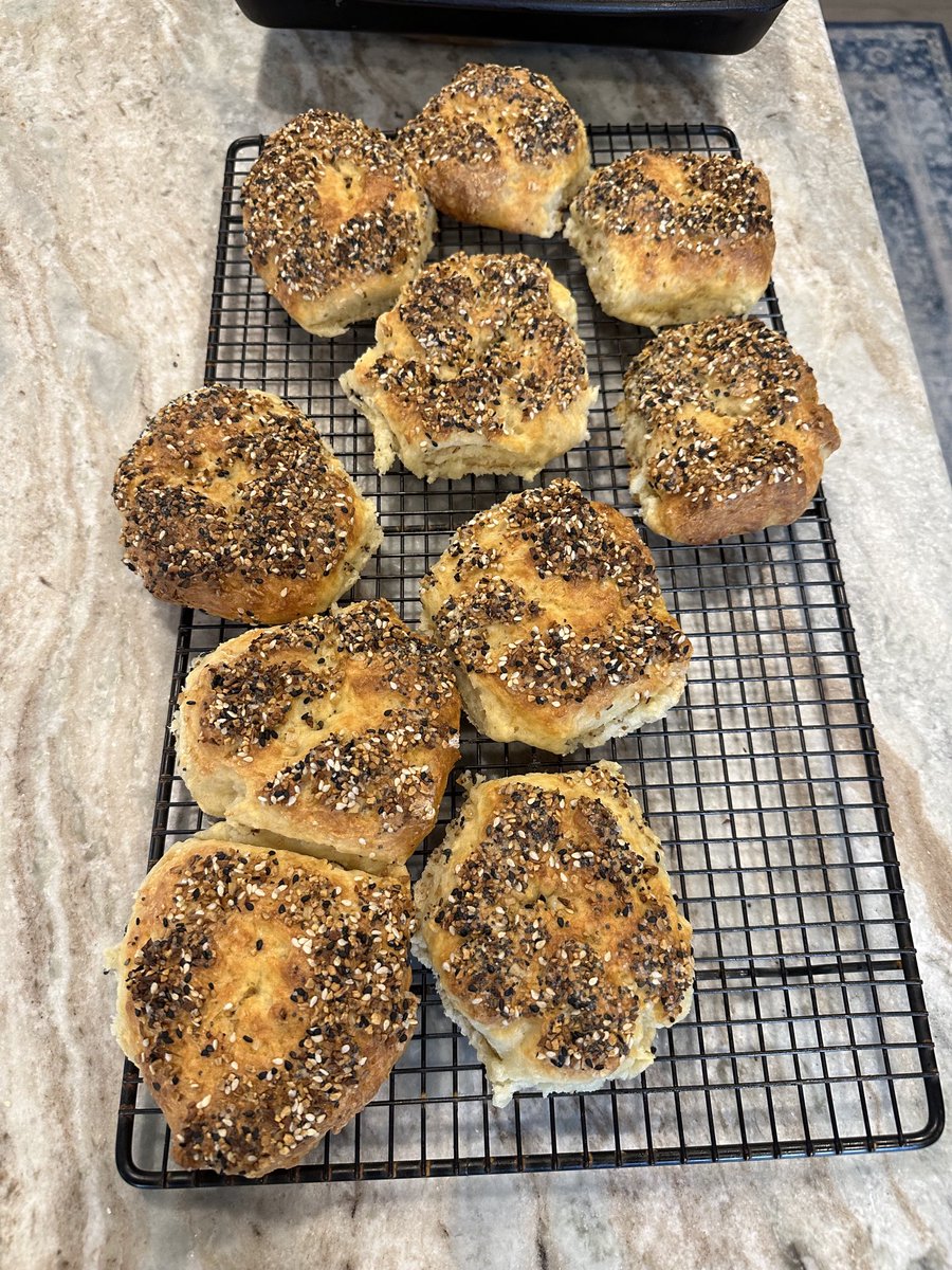 idcyyc's tweet photo. Today I made 3 ingredient protein packed bagels. Flour, Greek yogurt and baking powder. 45 mins start to finish. So much easier than the yeast kind, less calories and did I say protein? #bakingbagels #homemadeisbetter https://t.co/NADBpoj9z5