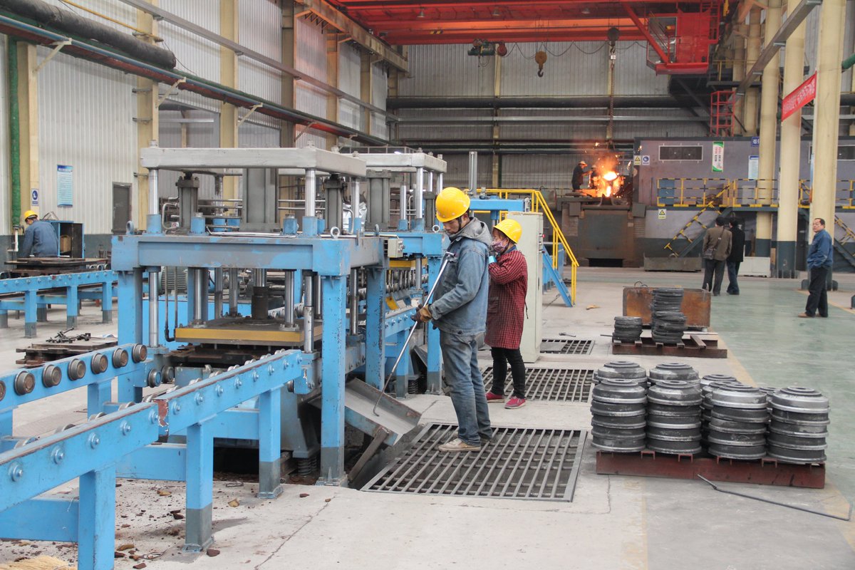 brakedrumexport's tweet photo. RSD Machinery Manufacturing Co., Ltd.

成熟した生産技術があります，長年の生産経験とエネルギーの優位性、価格優位性は明らかです。あなたの問い合わせを楽しみにしています。🤝🤝🤝#トラックパーツ #自動車部品 #建設機械部品 #鋳物工場 #鋳物 #機械加工  #中国山西省 #輸出  #CastingsExport https://t.co/3ZCHmpEnlR