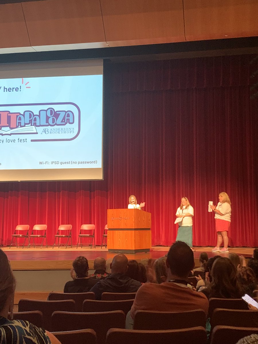 K3withMrsB's tweet photo. @LITapalooza was phenomenal today!! The book joy was overflowing. Can’t wait for Day 2 tomorrow 😍 https://t.co/y8Hg6t93KW
