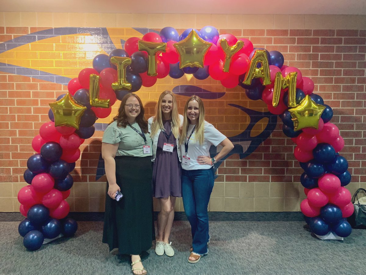 K3withMrsB's tweet photo. @LITapalooza was phenomenal today!! The book joy was overflowing. Can’t wait for Day 2 tomorrow 😍 https://t.co/y8Hg6t93KW