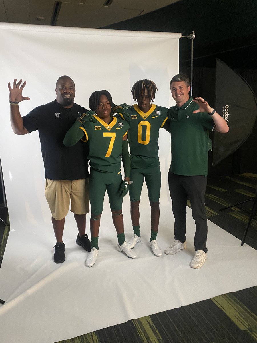 Had a great time @BUFootball today 🟢🟡 #SICEM @ahunt90 @CoachDBaker81 @Bell_Brian_ 
@CoachPowledge