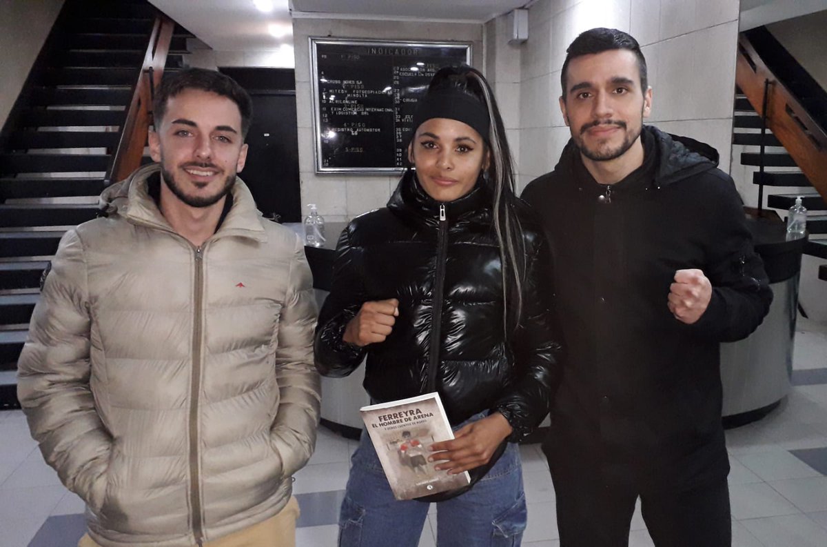 Su consagración como campeona argentina. El sueño olímpico. La maternidad. La necesidad de madurar de golpe. Hermosa nota con "La Avispa" Florencia López en 26 10 🐝🥊 Mirala acá ➡️ youtube.com/live/hX_arTR12…