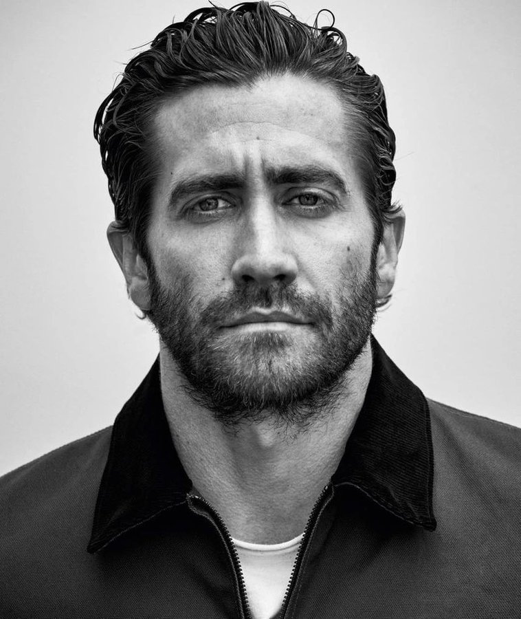 @SuccinctReview @ShadyMeadows #MichaelSocha looks like #JakeGyllenhaal @BBCTwo #TheGallowsPole