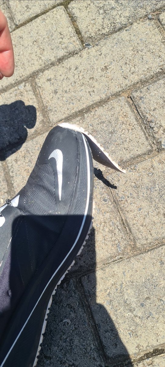 Mikejl86's tweet photo. @nikestore @nike 
Still no call from a manager as promised. 
Many posts on here regarding unsatisfactory customers due to the poor quality of your products. 
The poor quality of your trainers resulted in an accident to me and iv yet to be spoken to by a manager @nike https://t.co/9Apk474oUc