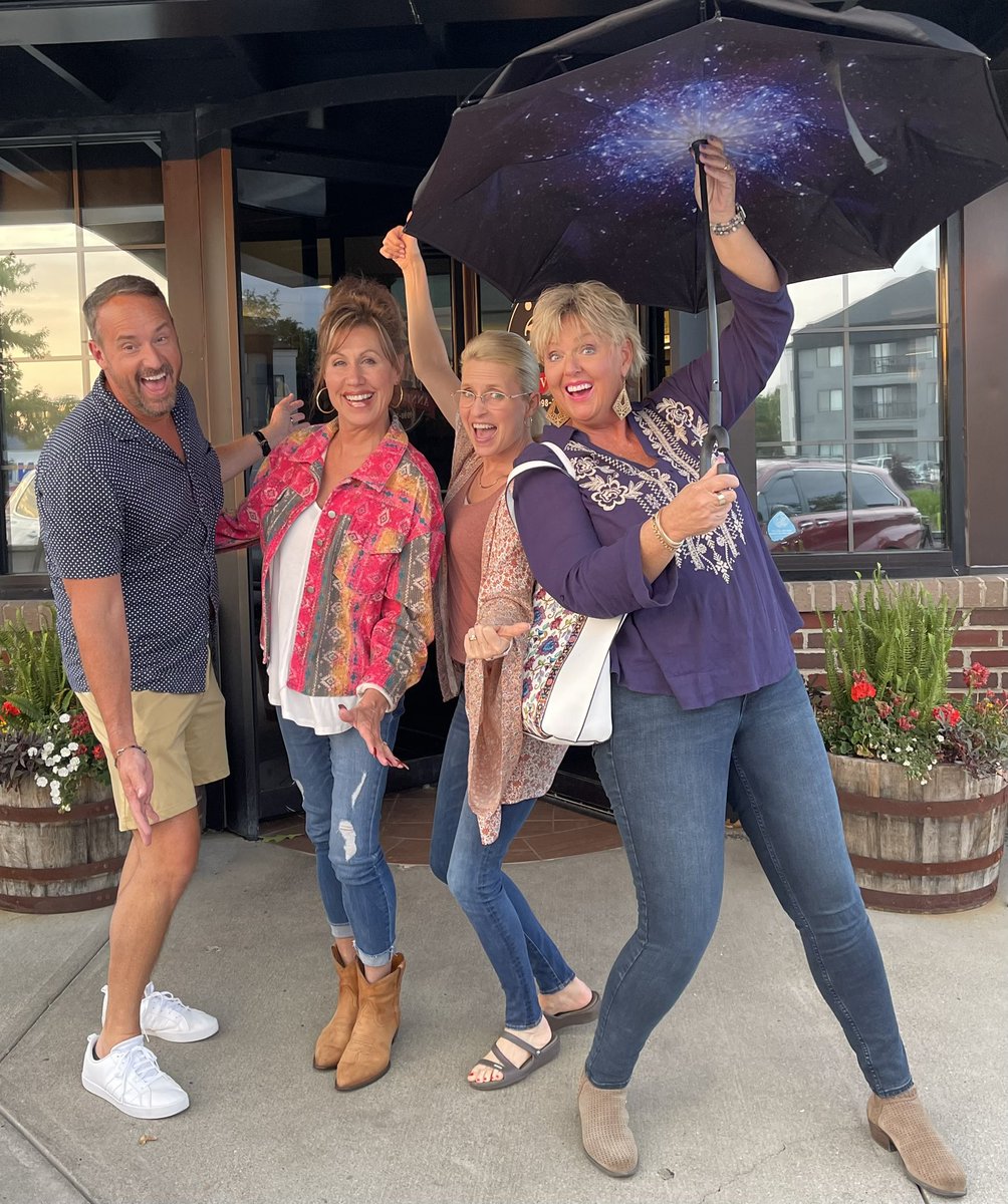 Out with some special people celebrating 116 years of teaching beautiful musicians!  #fermatafriends <a href="/KedcARTS/">RENAISSANCE Grant</a> <a href="/KEDCGrants/">KEDC Grants</a> <a href="/KEDC1/">KEDC</a>