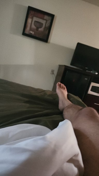 Did I just impulsively book a hotel room for a couple of days just to mainly use the pool/hot tub? Perhaps<a href="/tag/nsfwtwt"class="tags"><span>#nsfwtwt</span></a>