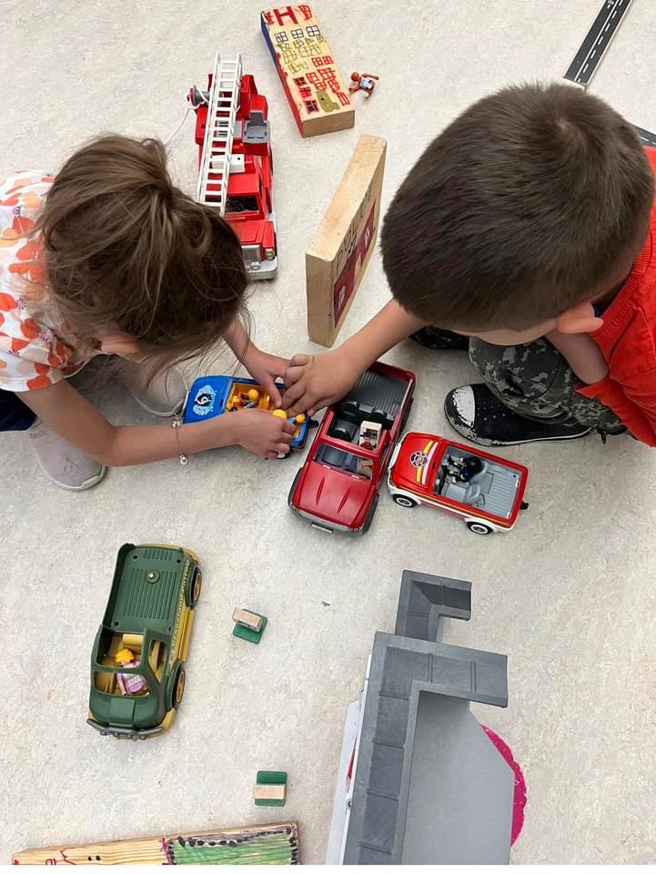 CSMhs4's tweet image. We are still accepting kindergarten registrations in the afternoon kindergarten program for 2023/24. Morning care is available on campus through The Boys &amp;amp; Girls Club of Lethbridge.  Registration is available online or contact our office at 403-381-8110. 
csm.holyspirit.ab.ca