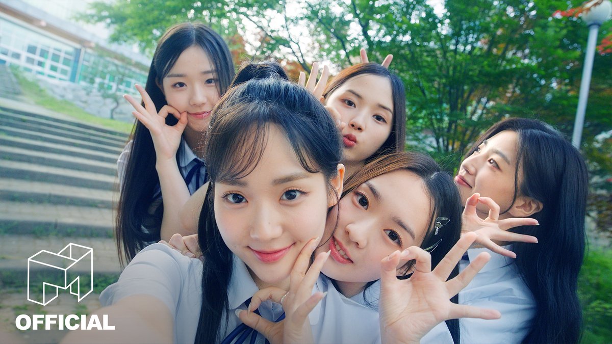 Lorenzo on Twitter "Supremazia del kpop christian horse girl music"