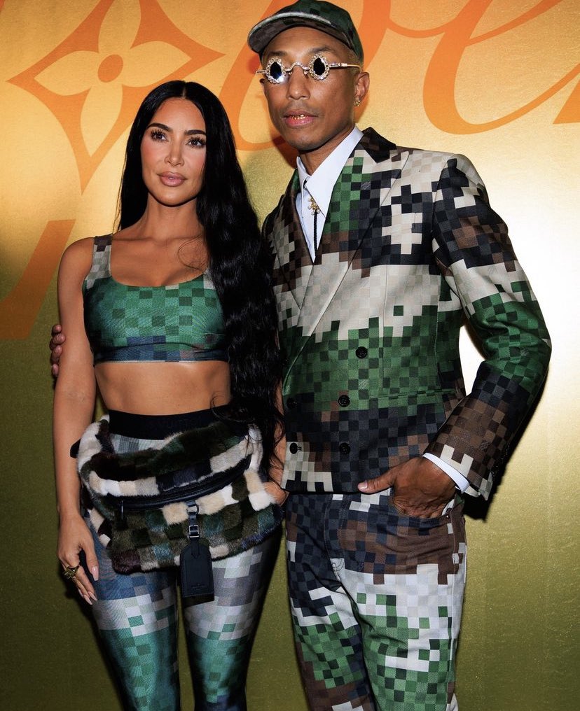 boymolish's tweet photo. someone need to take Kim to the nearest fashion hospital it’s an emergency 🤦🏾‍♂️ https://t.co/QkXw4oM5pa