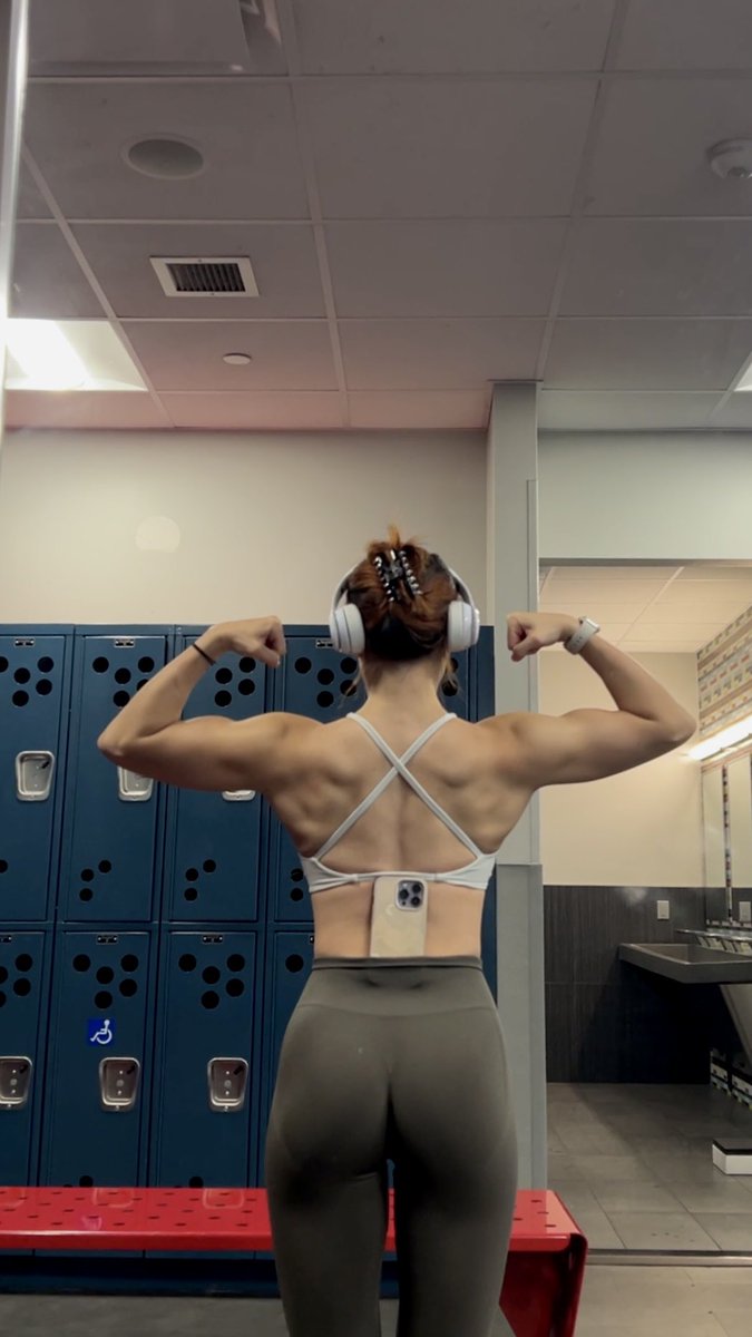 [aug 2022 ➡️ jun 2023]

almost one year since i started my journey &amp; fell in love with the process. it is super rewarding and honestly just blessed to be able to move this body and gain confidence altogether 🤍