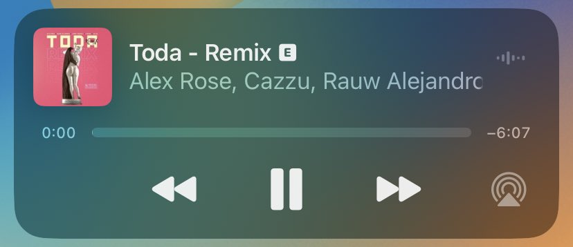 besémonos mientras suena: