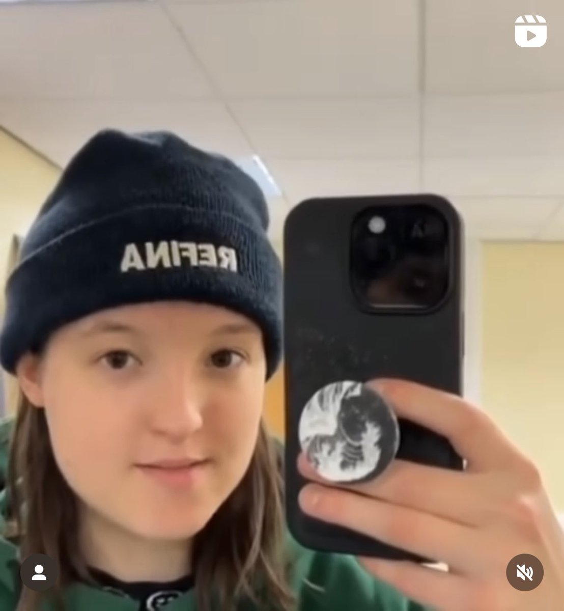 this video isn’t talked about enough and WHY IS THEIR POP SOCKET SO OFF CENTERED