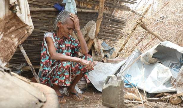 HagosSuzan's tweet photo. 📢Refugees whose shelters were destroyed have not yet received any humanitarian aid. The ppl of @Tigray in the refugee camps in Sudan said that they are in danger because of the water. The refugees, who were told by the Pretoria Agreement #ReturnTegaruIDPs #EritreaOutOfTigray 🛑 https://t.co/Ud2Cfr5yGO