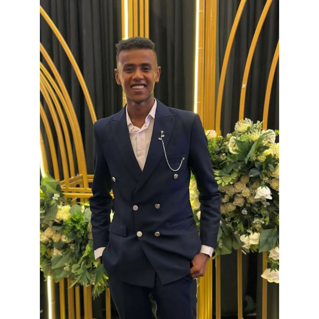 Muhammed_Ooffaa's tweet photo. خلصت الحكايه 
ربنا لك الحمد والشكر كما ينبغي لجلال وجهك وعظيم سلطانك ❤️
#graduate23 
Faculty of commerce 💵 https://t.co/obonw6ttIe