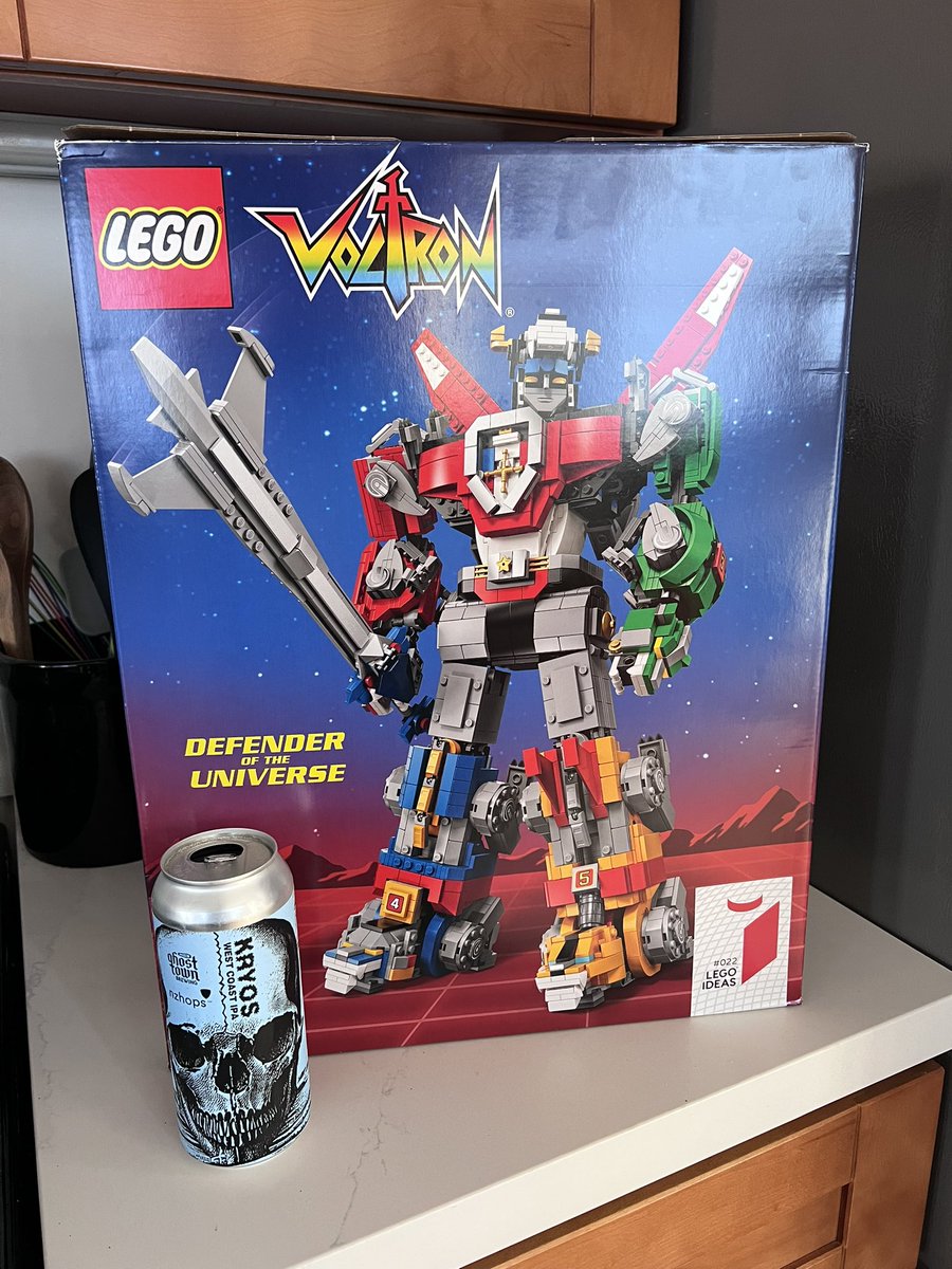 Beer and legos. Kid Joe and adult Joe are quite happy with this turn of events. #drinkcheck
#BuzzedTwitter 
#LEGO